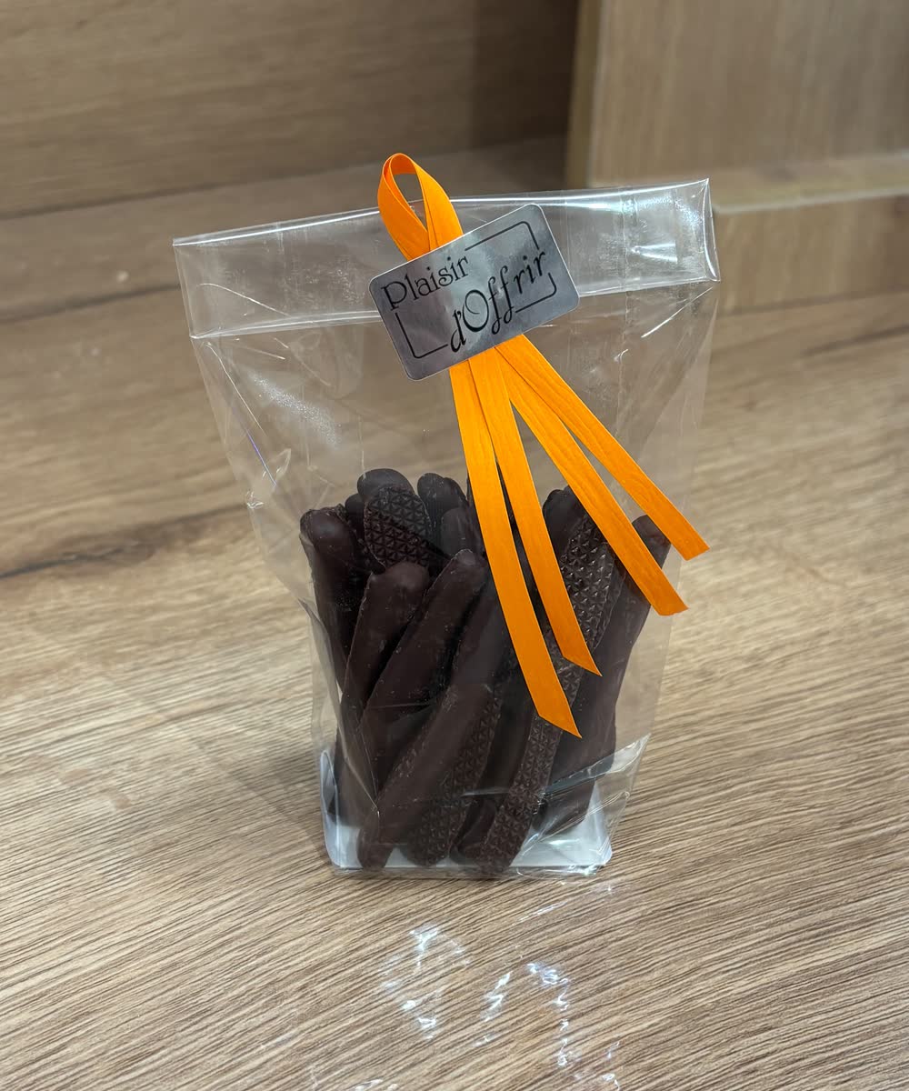Bâtonnets de chocolat noir en sachet cadeau